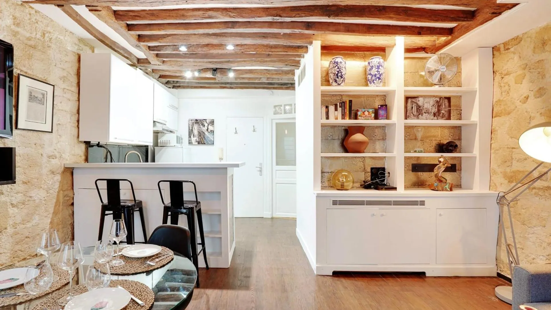 Marais - Vosges Luxury Flat Apartment Paris France